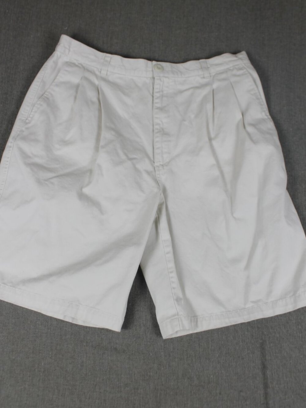 Jordan Craig Beige Bermuda Shorts Men Size 36 x 11 Pleated Walking Golf Cotton
